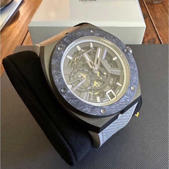 CREUX AUTOMATIQ Ghost V3 Mono II CA-09-5 Forged Carbon Bezel Mens Watch 1/70 - Picture 1 of 9